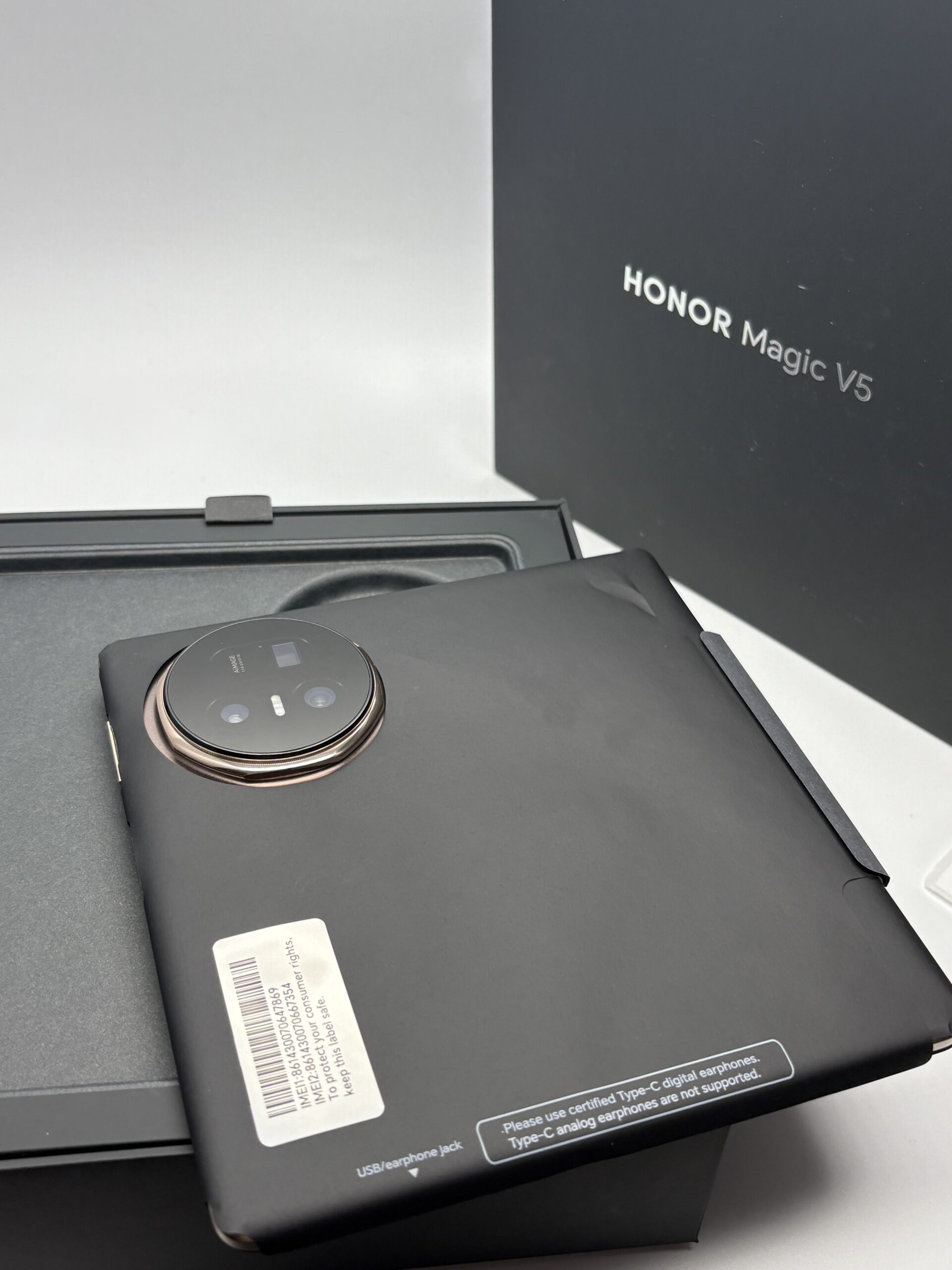 Honor Magic V5 - 512Gb, 16Gb ram, Gold - Imagine 2