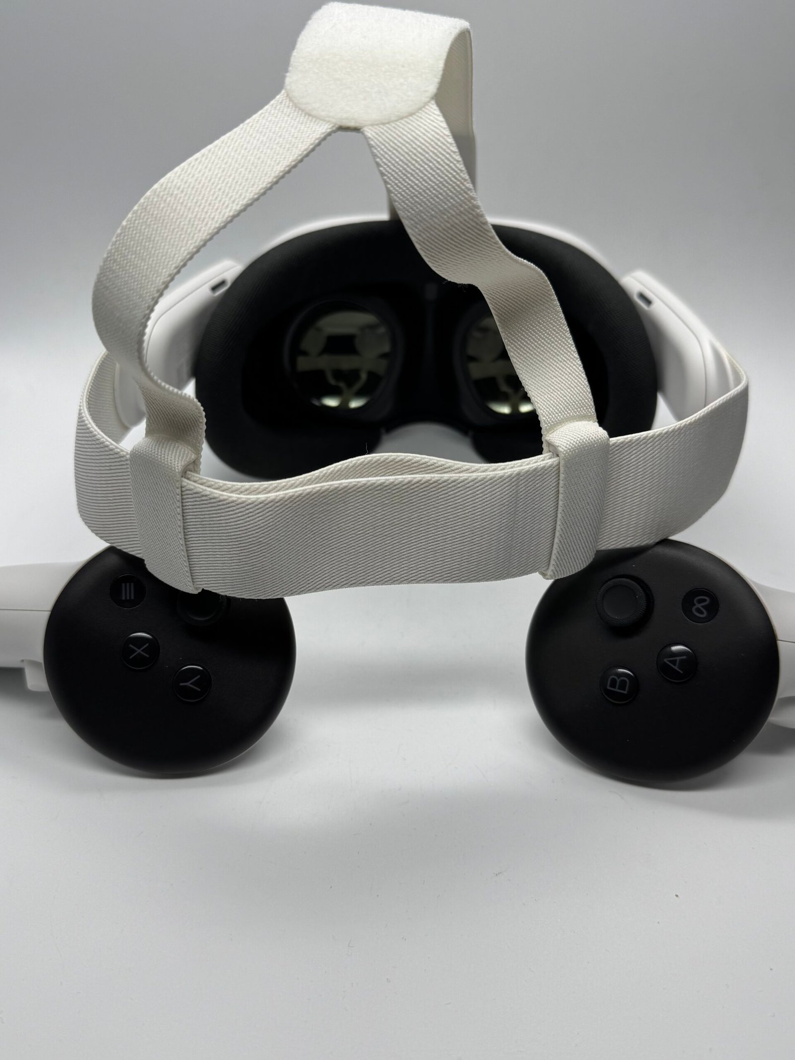 Meta Quest 3 – 128Gb - Ochelari VR - Pache Complet - Imagine 3