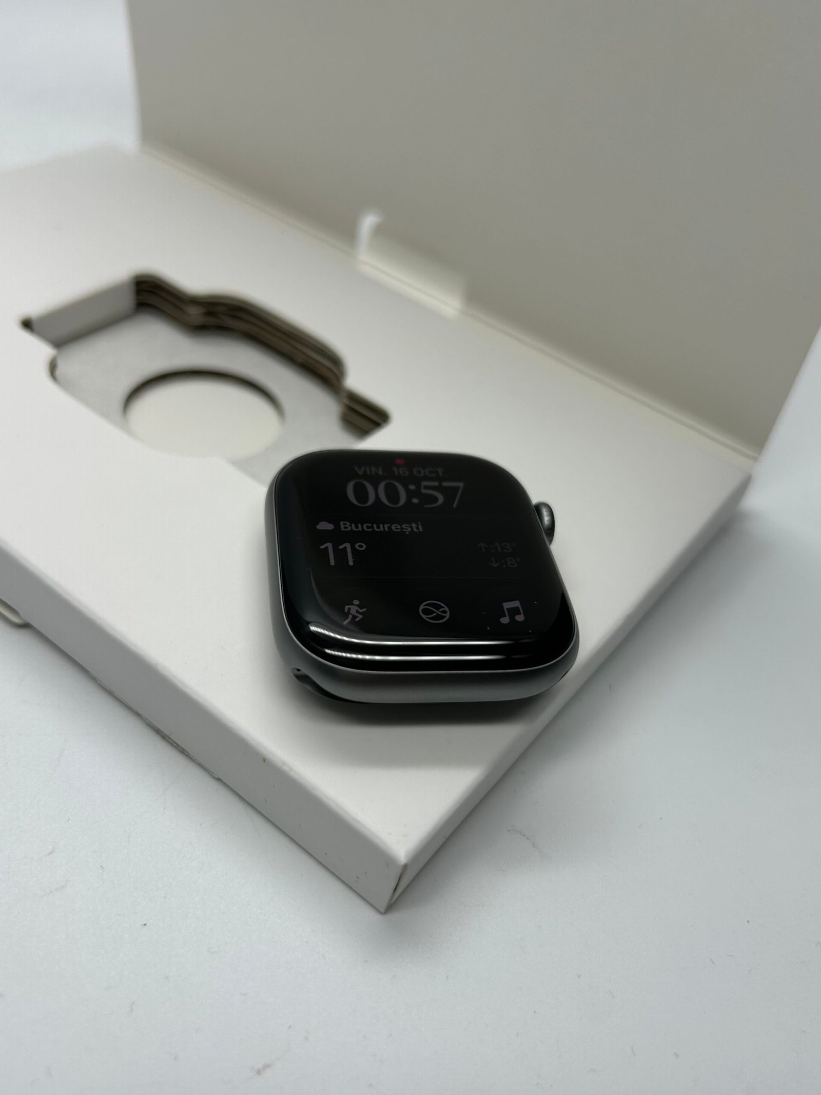 Apple Watch Series 11 GPS + Cellular 46 mm Space Grey – imagine 3