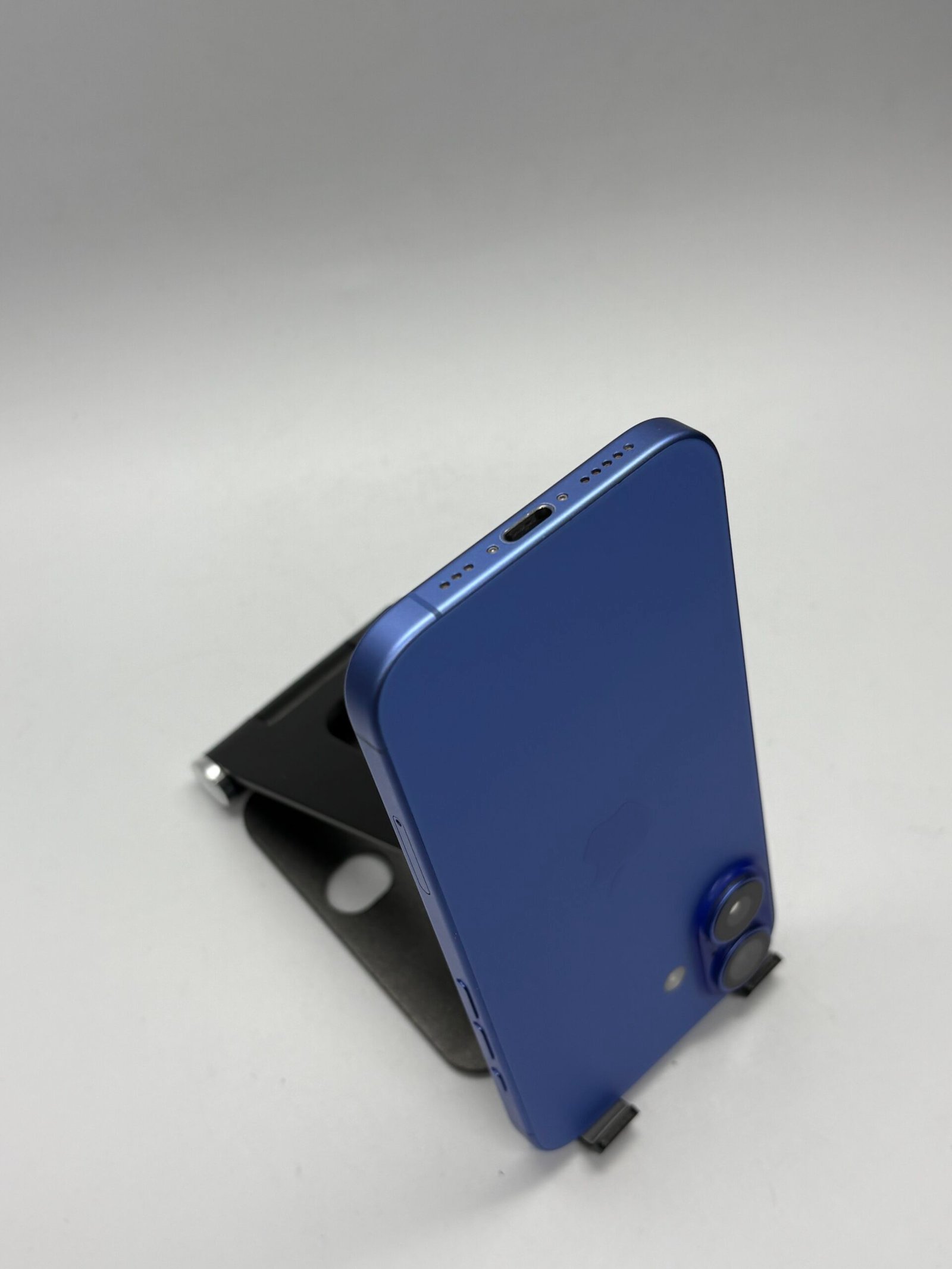 Apple iPhone 16, 128GB - Ultramarin - Imagine 4